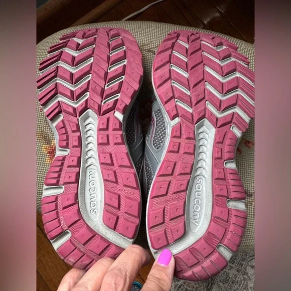 Saucony Cohesion Grid Women's Gray and magenta Running Shoes Sz 7.5W, pre owned - Picture 7 of 11